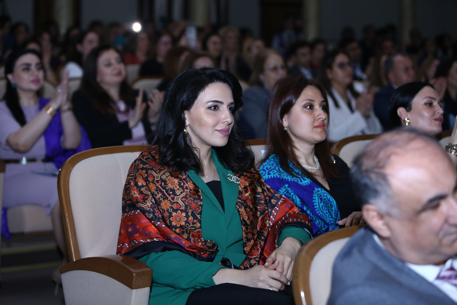 Paytaxt məktəblilərindən maraqlı Novruz tamaşası 