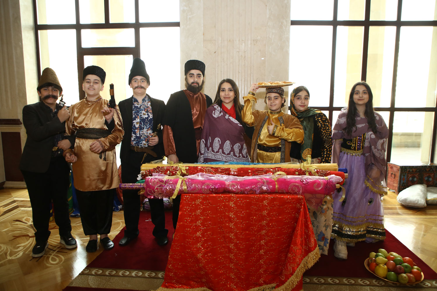 Paytaxt məktəblilərindən maraqlı Novruz tamaşası 