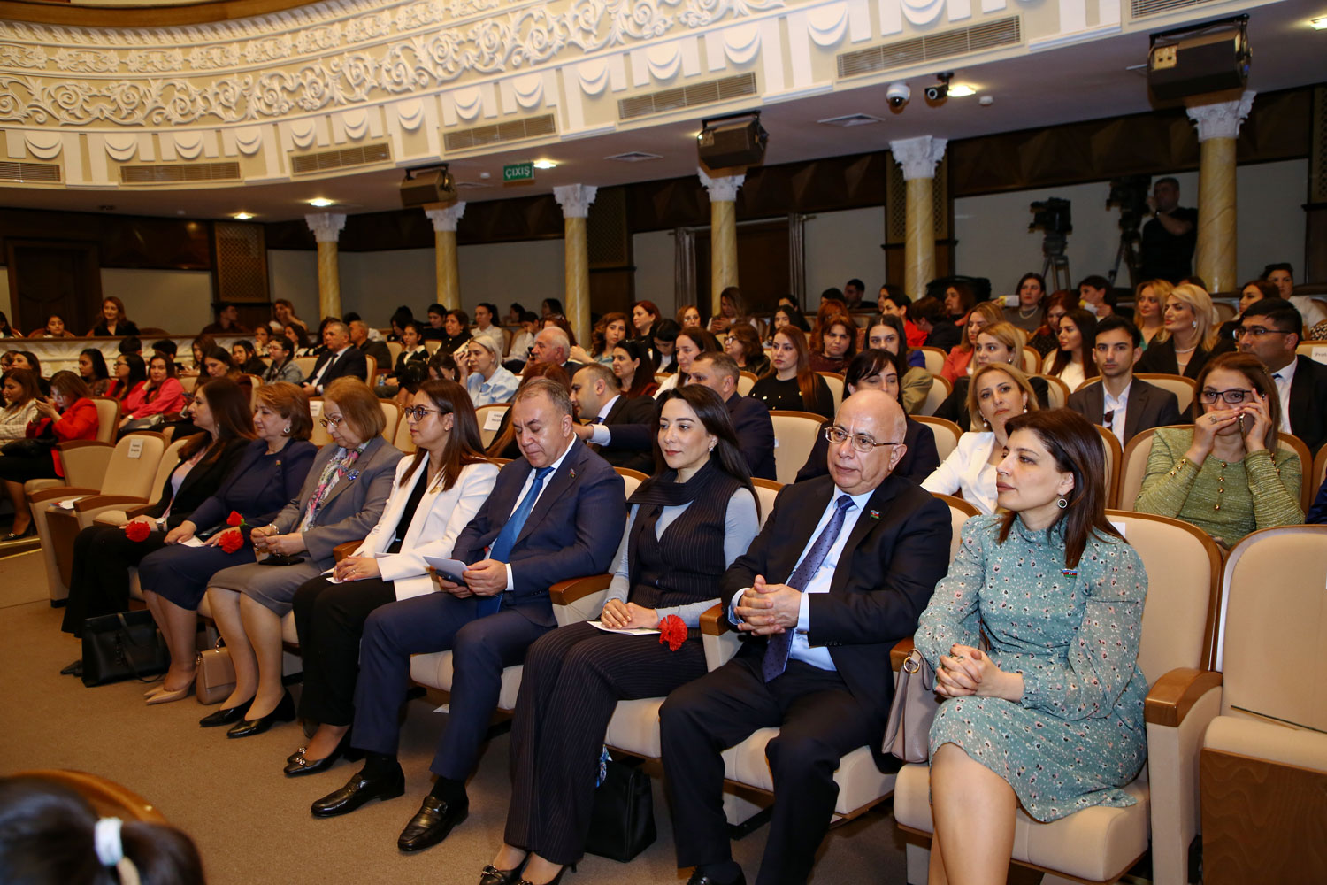 Paytaxt məktəblilərindən maraqlı Novruz tamaşası 