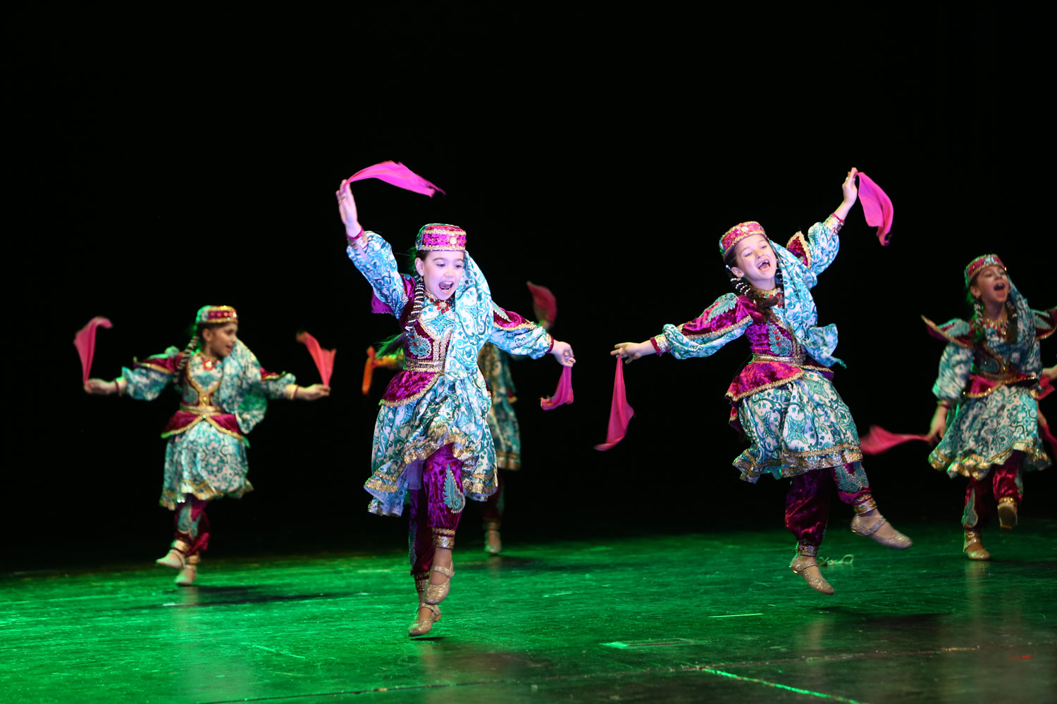 Paytaxt məktəblilərindən maraqlı Novruz tamaşası 