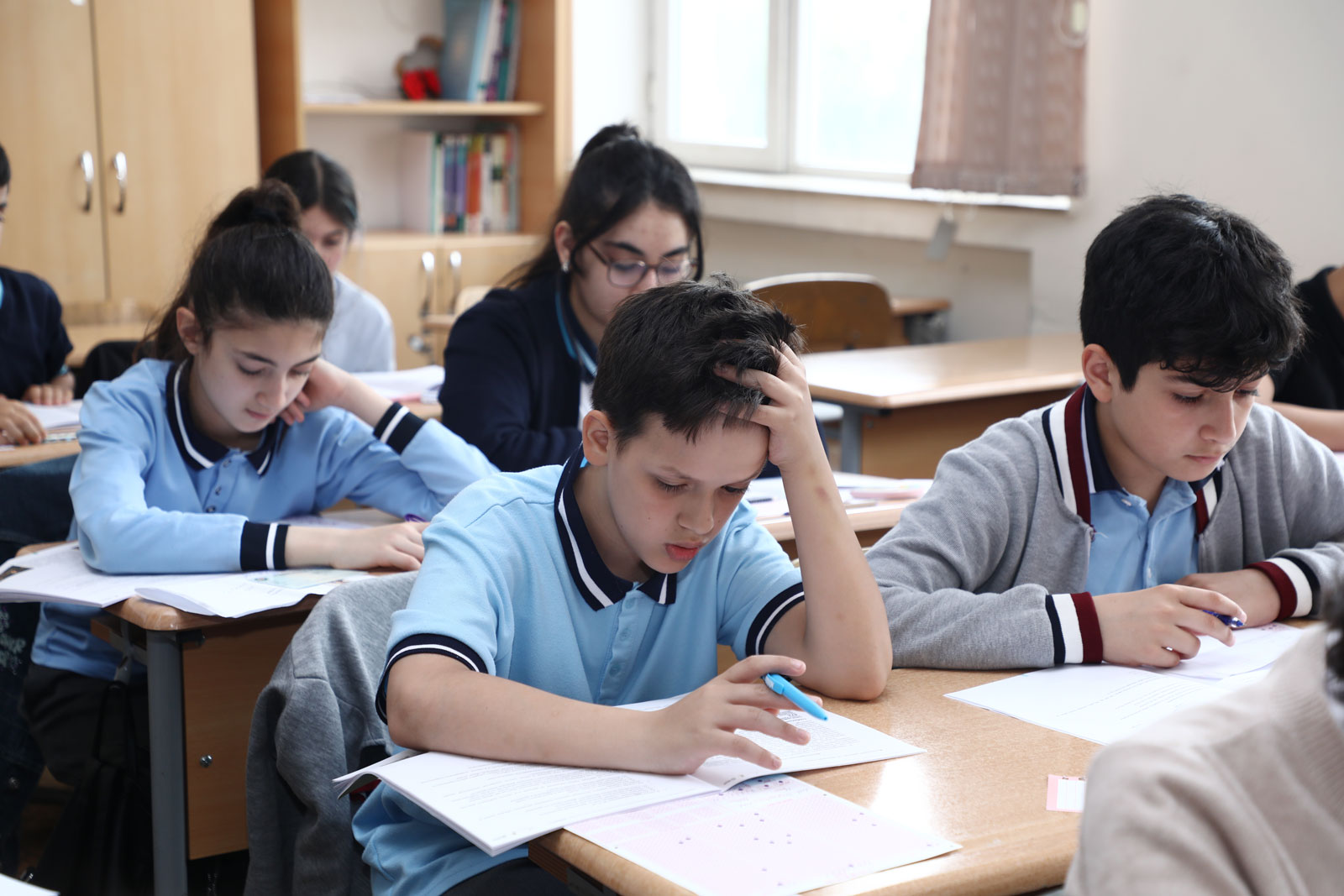 Paytaxtda 50 minə yaxın VI sinif şagirdi monitorinqdə iştirak edib