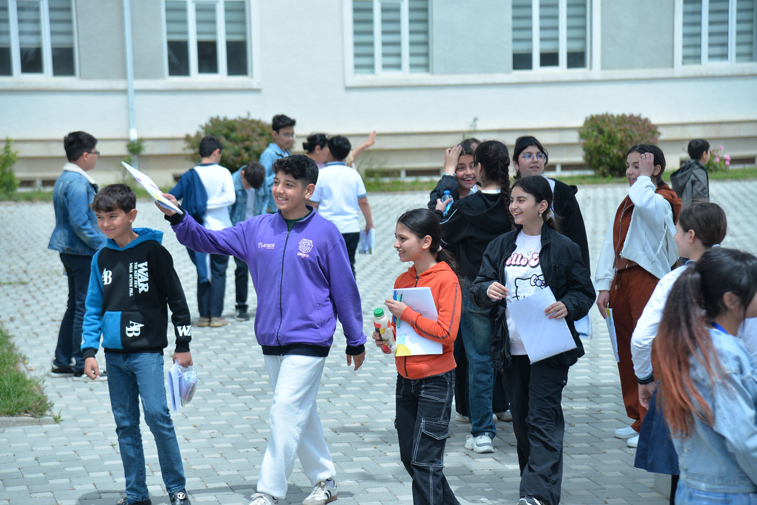 Paytaxtda 50 minə yaxın VI sinif şagirdi monitorinqdə iştirak edib