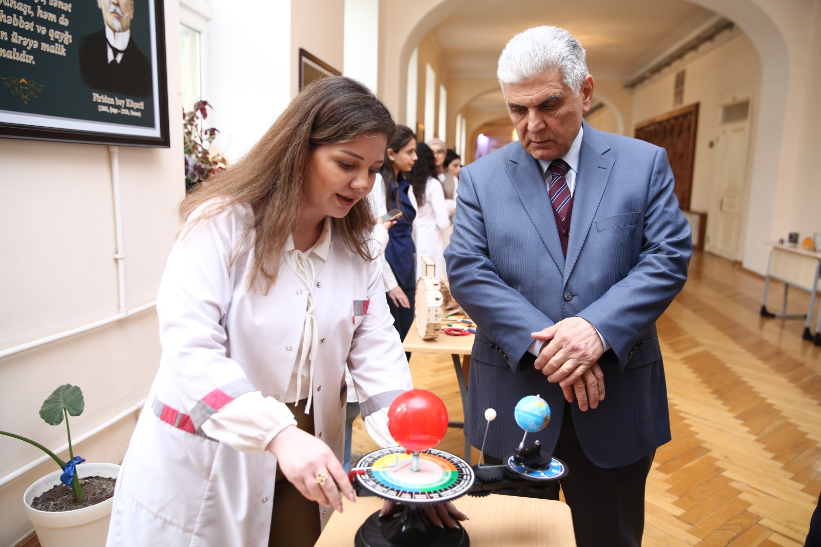 Pedaqoji Universitetdə “Fizika günü” keçirilib 