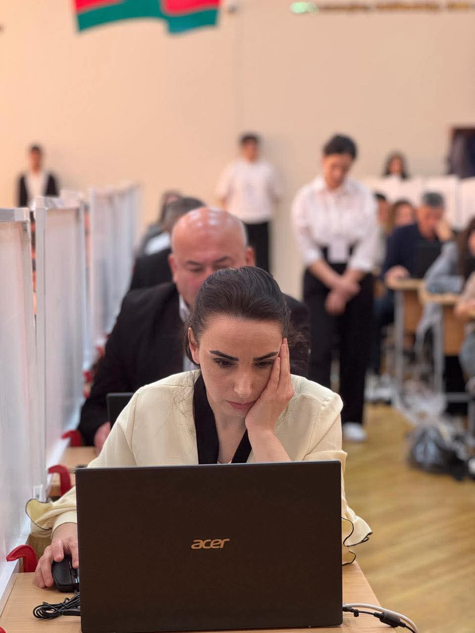 Peşə məktəblərinin rəhbər vəzifələrində işləmək istəyən 562 nəfər imtahan verib