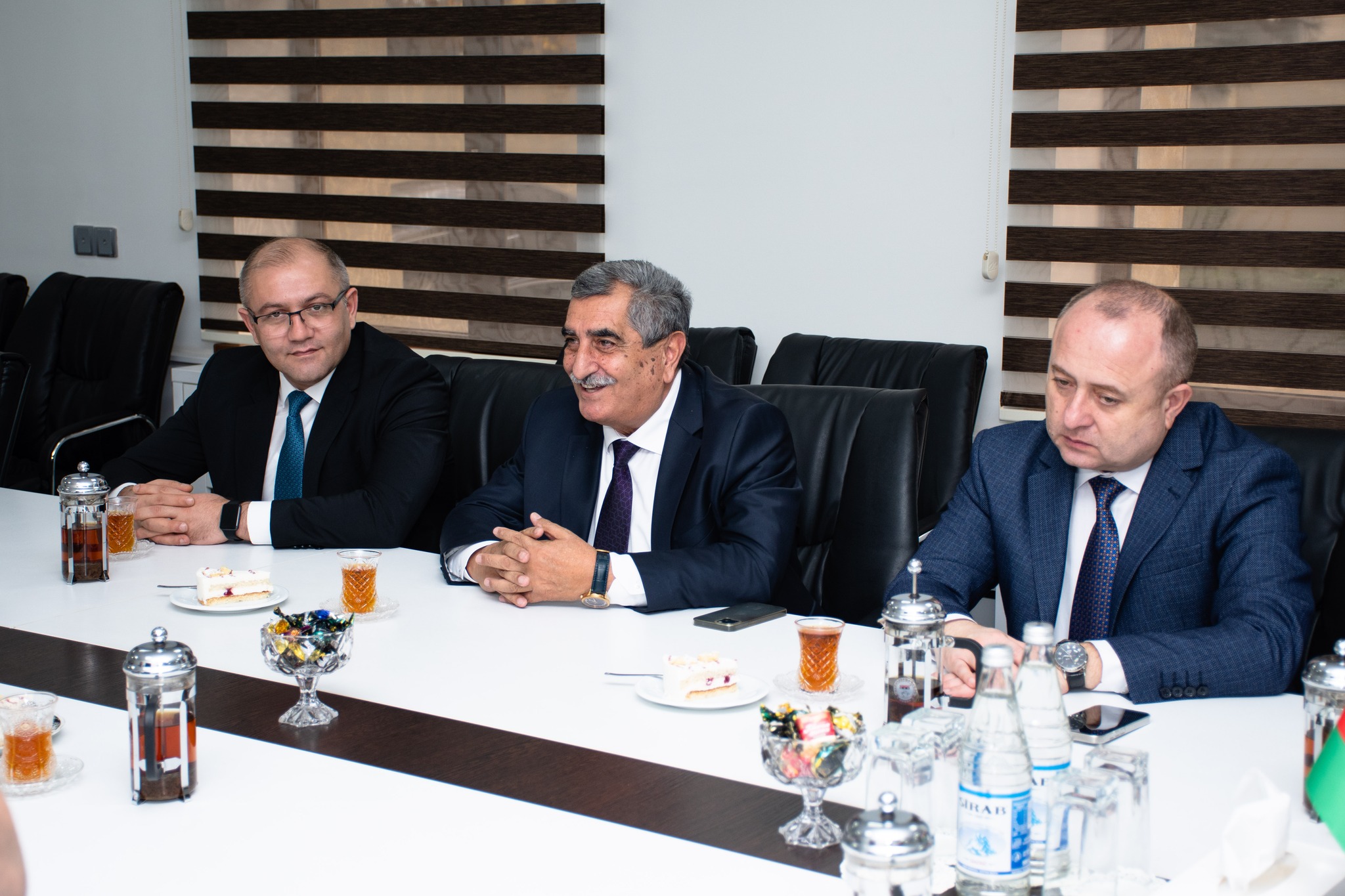 Peşə təhsil mərkəzinin direktoru təqaüdə göndərildi