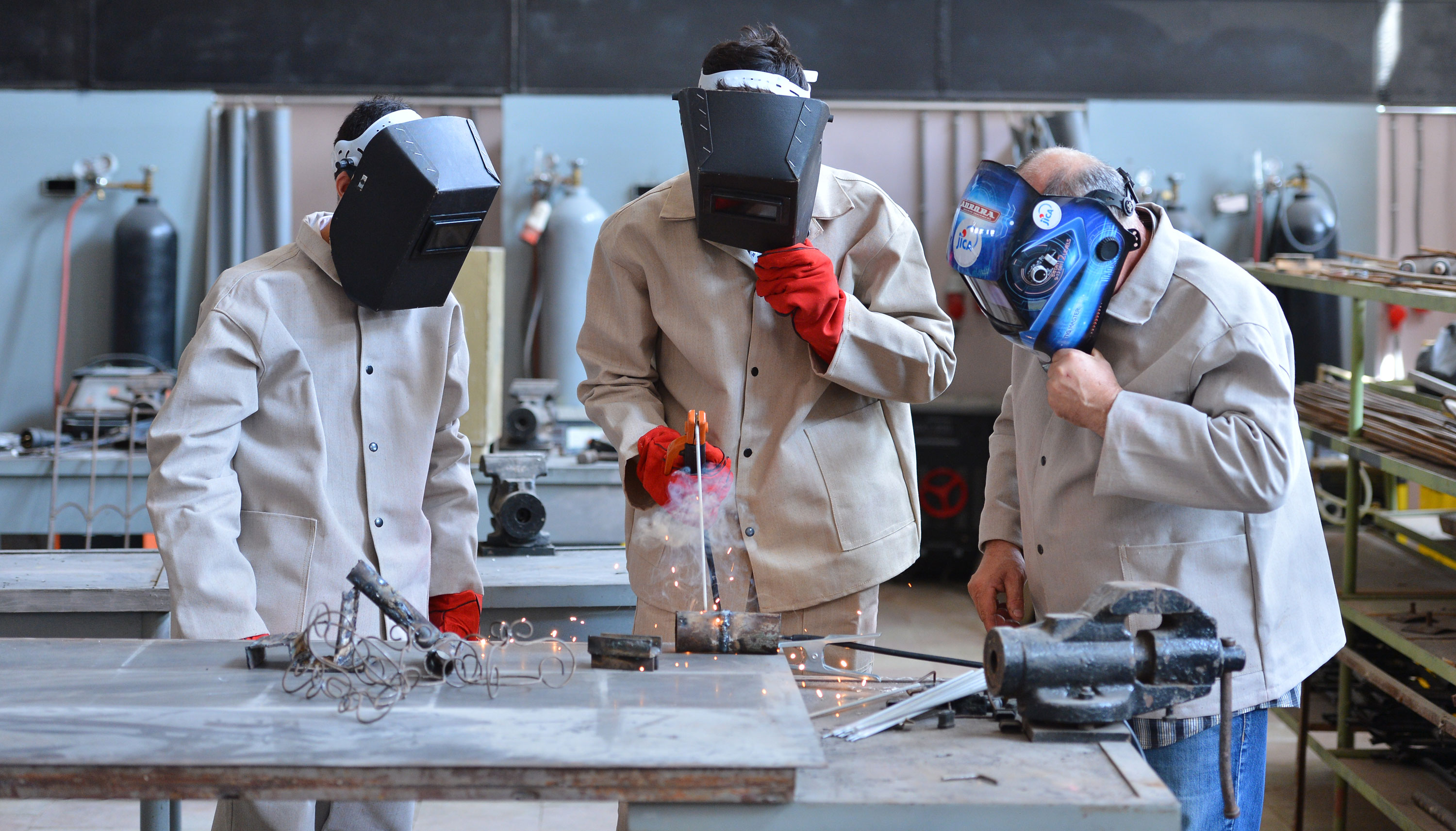 Peşə təhsili alan 6225 şagirdə interaktiv dərslər keçirilib 