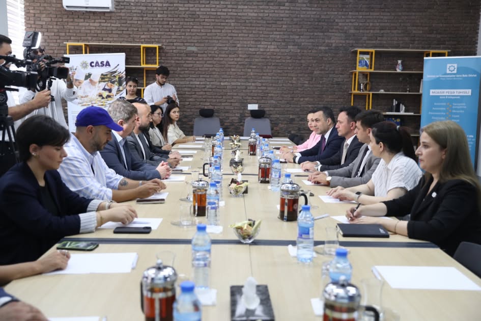 Peşə təhsili müəssisələri və tərəfdaş şirkətlər birgə əməkdaşlığa başlayır 