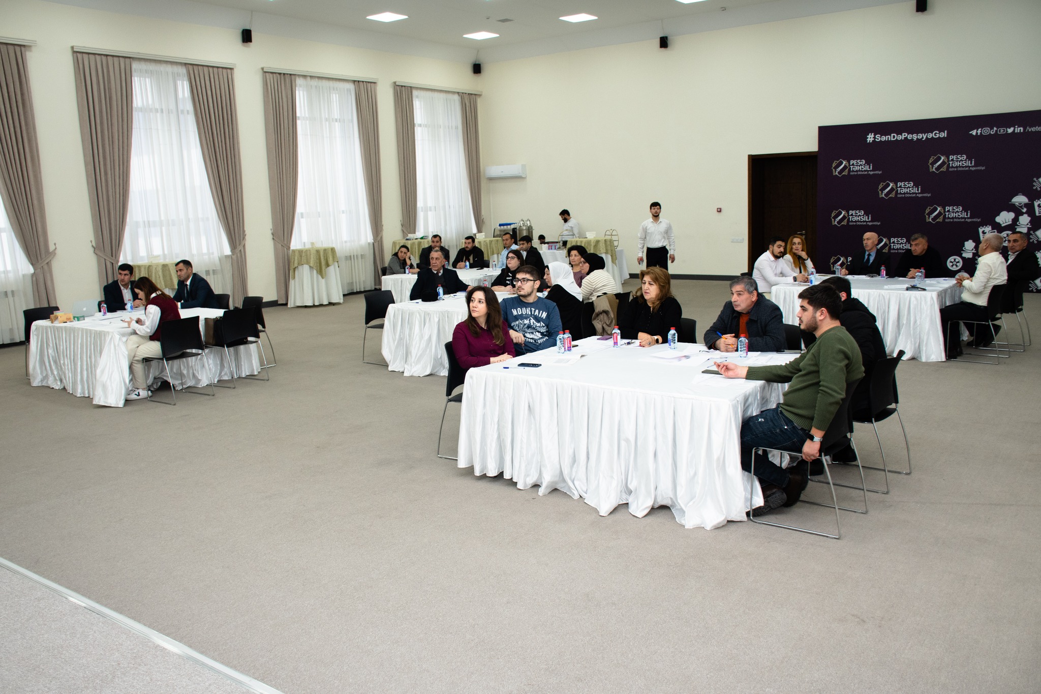 Peşə təhsili müəssisələrinin mühəndis-pedaqoji heyəti üçün kurikulumların tətbiqi üzrə təlimlər keçirilib