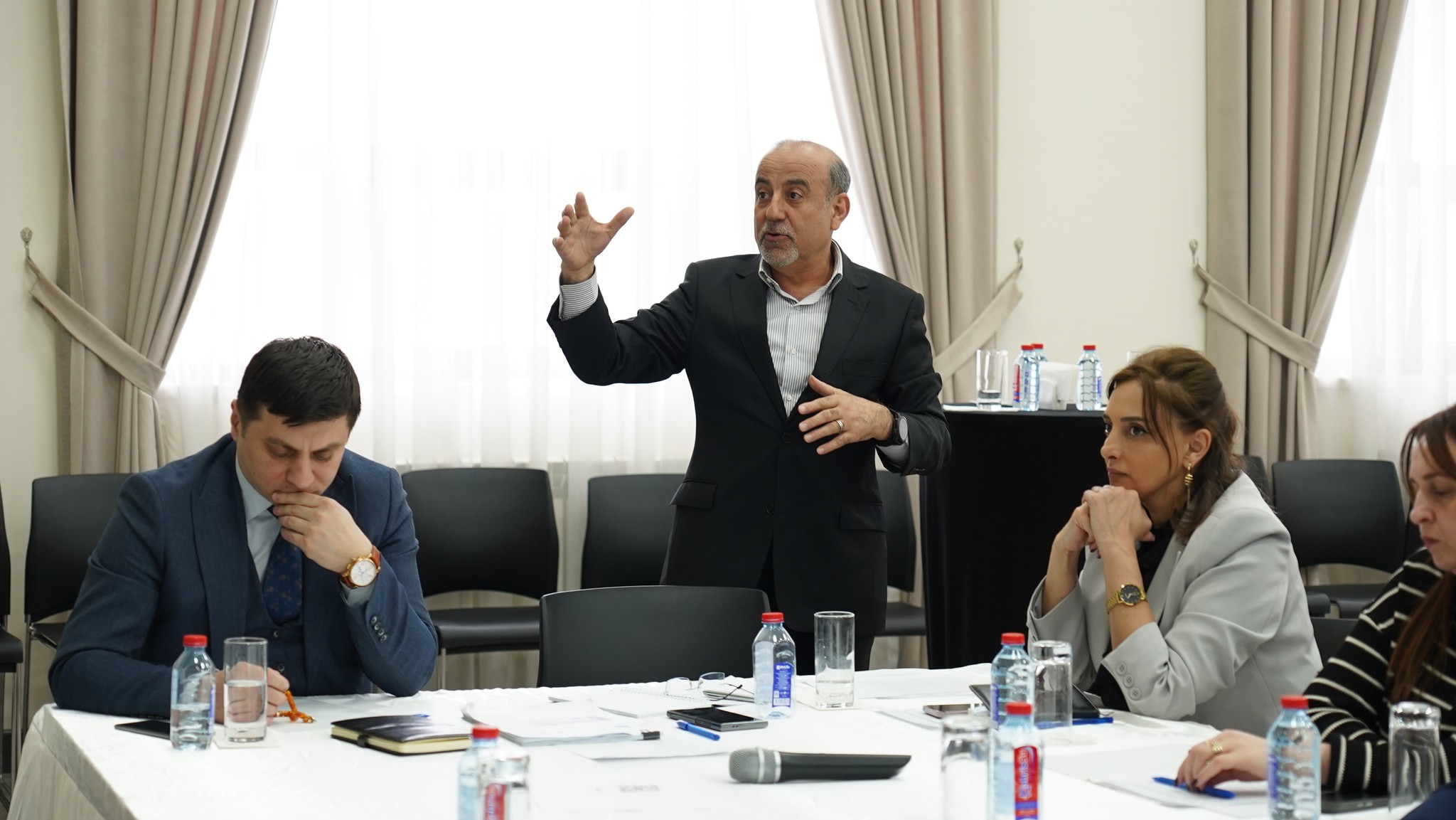 Peşə təhsili müəssisələrinin rəhbərləri üçün təlimlər keçirilib