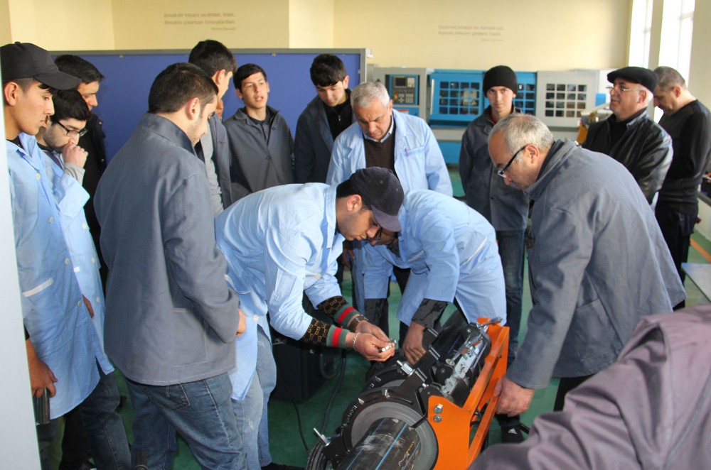 Peşə təhsilində ilk: Beynəlxalq sertifikatlı ixtisaslar üzrə tələbə qəbulu başladı 