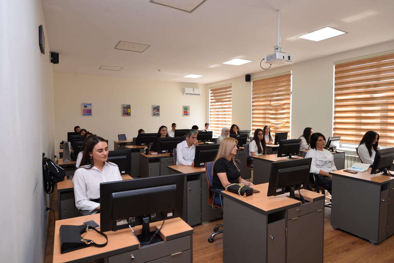 Peşə təhsilində yeni ixtisaslar yaradılıb 