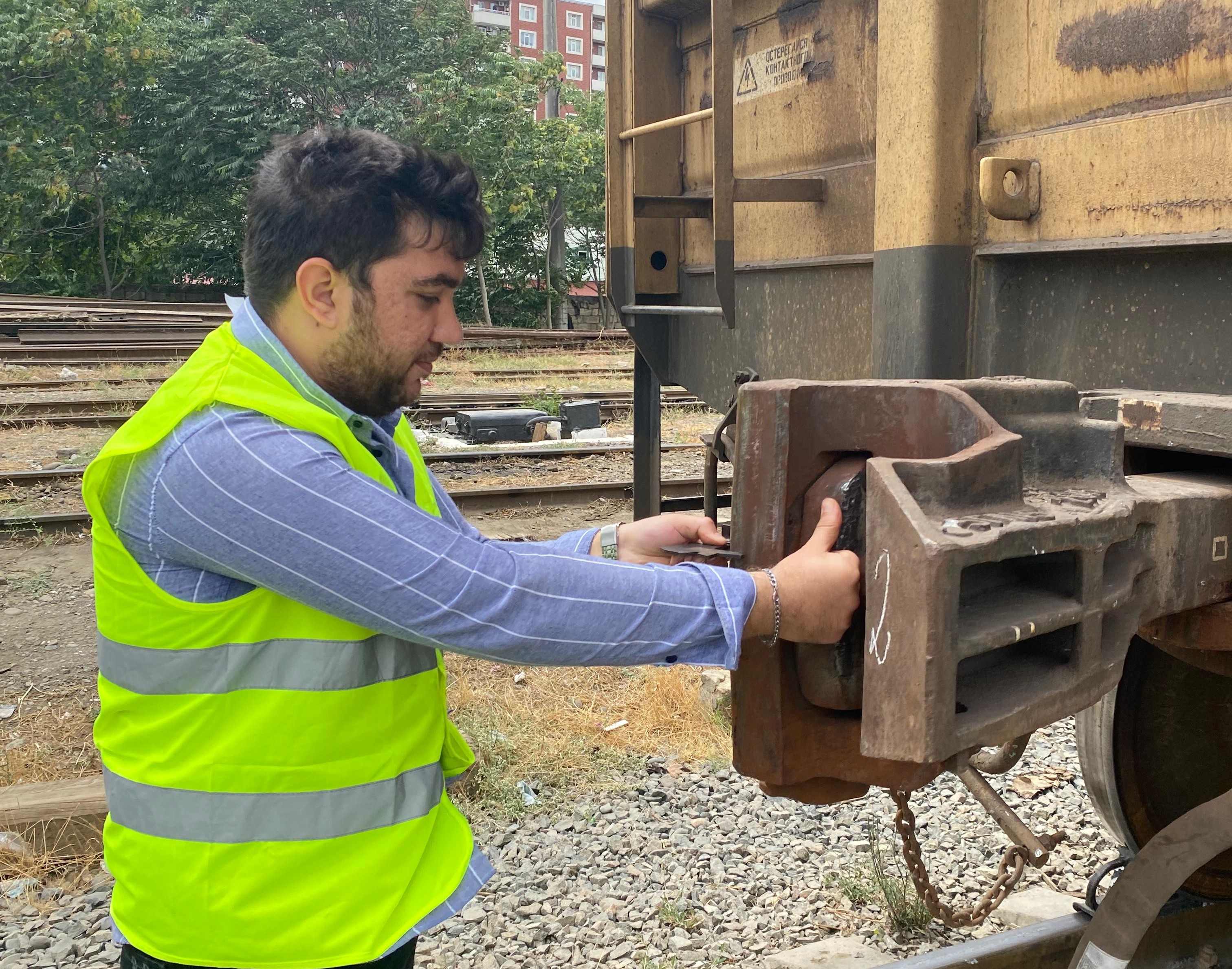 Peşə təhsilini bitirmədən iş təklifi aldı – Uğur hekayəsi 