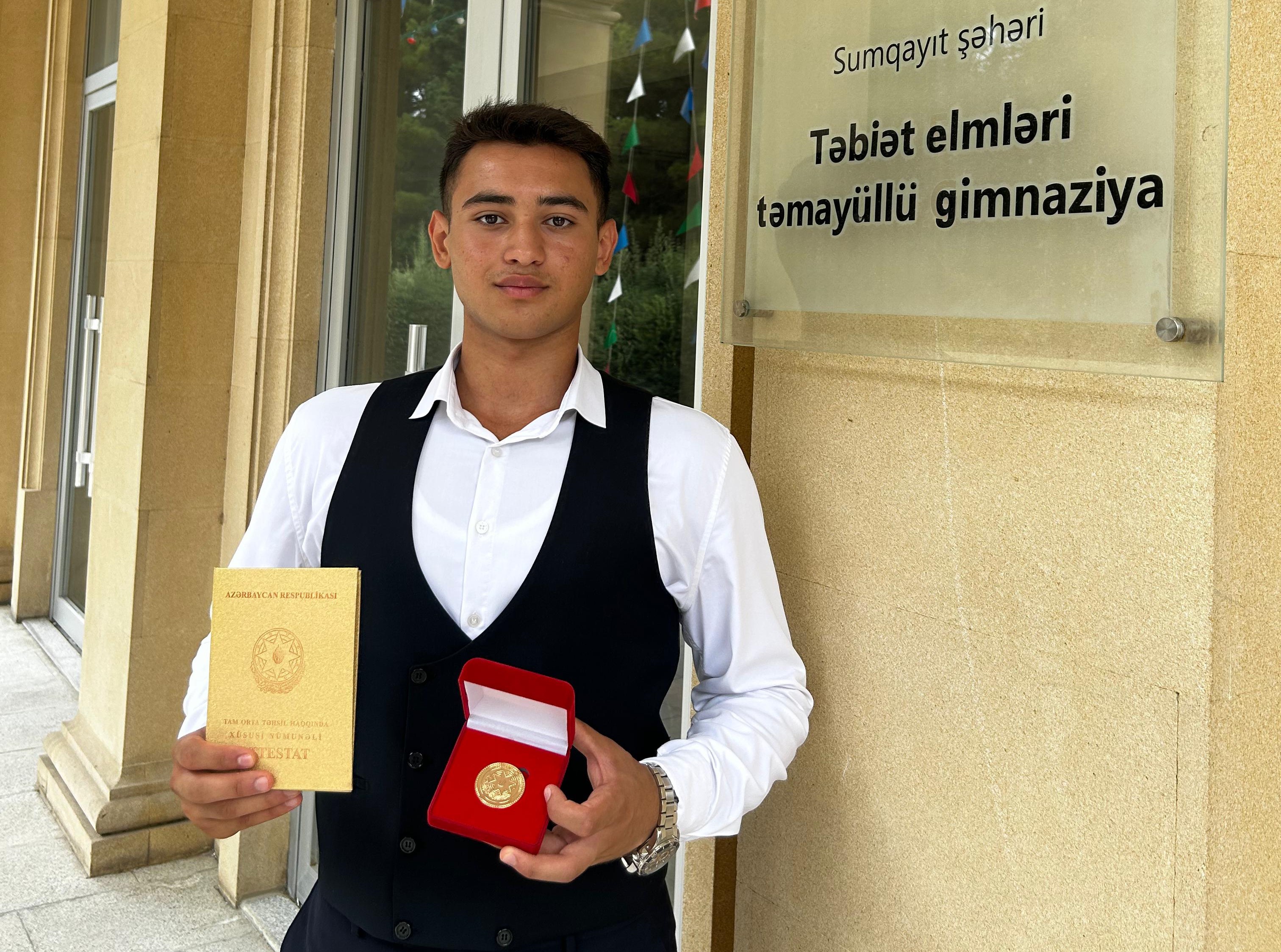 "Planım şəxsi hüquq büromu qurmaqdır” – Sosial şəbəkədə məşhurlaşan gənc