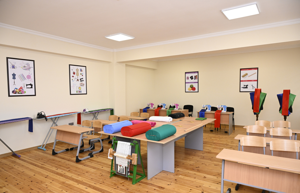 Prezident İlham Əliyev İsmayıllı şəhərində “Talıstan” liseyinin binasının açılışında iştirak edib