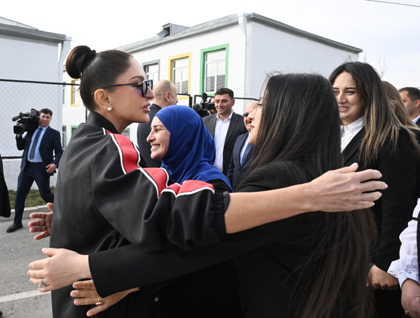 Prezident və birinci xanım Ağdərədə sakinlərlə birlikdə Novruz tonqalını alovlandırıblar