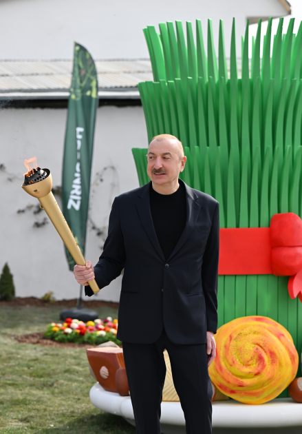 Prezident və birinci xanım Ağdərədə sakinlərlə birlikdə Novruz tonqalını alovlandırıblar