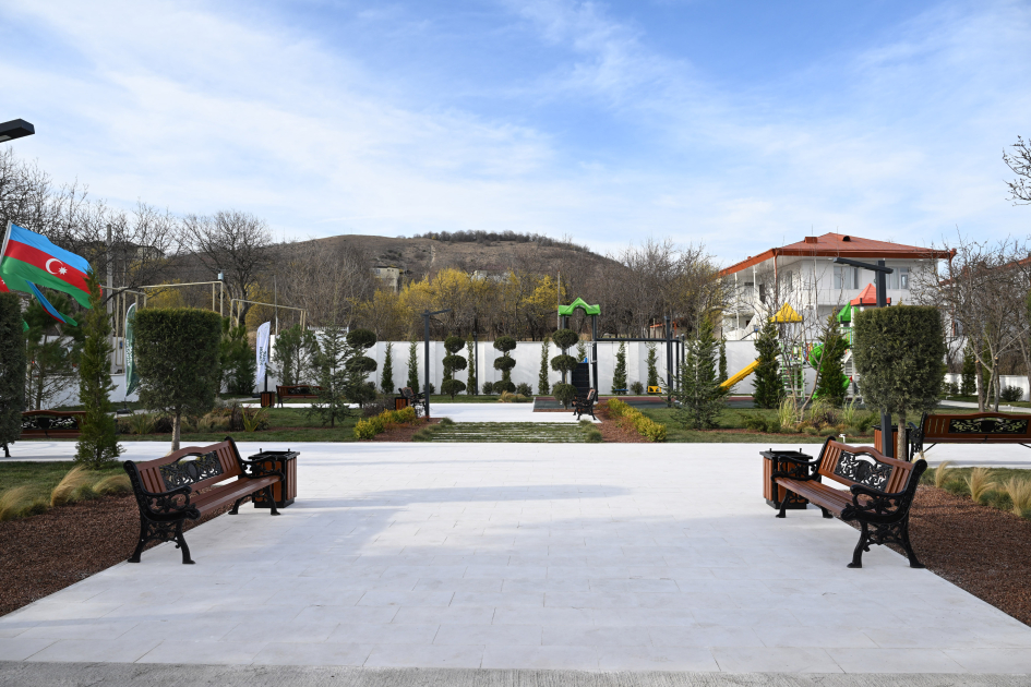 Prezident və birinci xanım Ağdərədə sakinlərlə birlikdə Novruz tonqalını alovlandırıblar