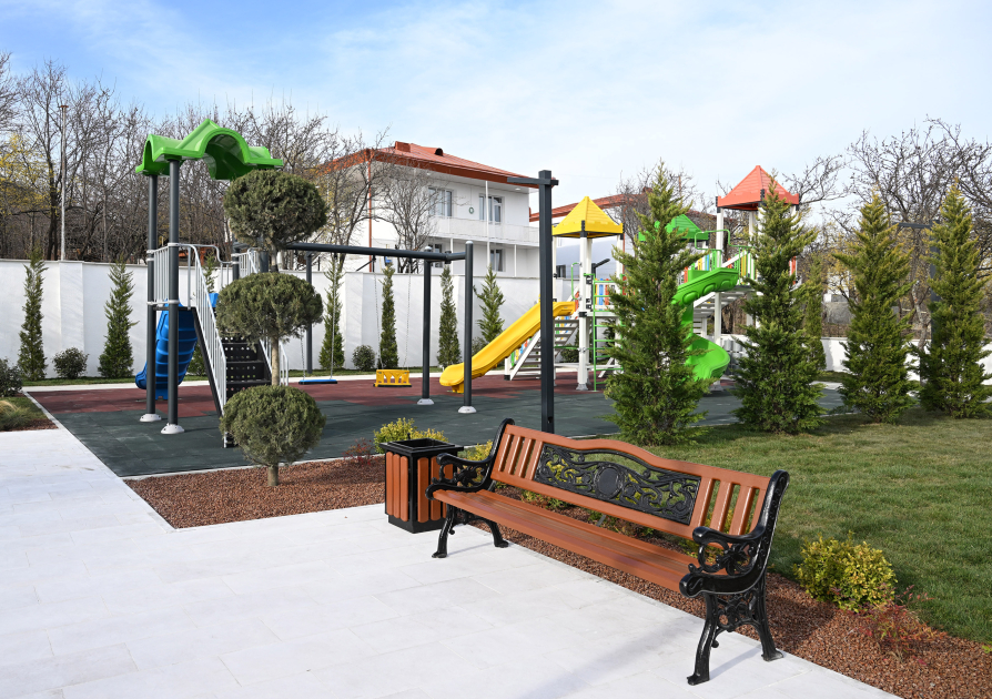 Prezident və birinci xanım Ağdərədə sakinlərlə birlikdə Novruz tonqalını alovlandırıblar