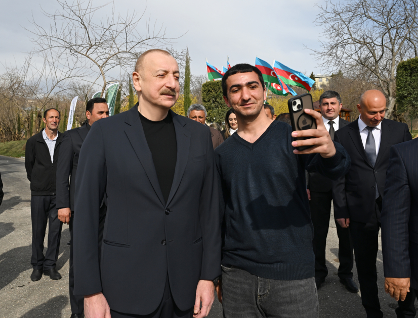 Prezident və birinci xanım Ağdərədə sakinlərlə birlikdə Novruz tonqalını alovlandırıblar