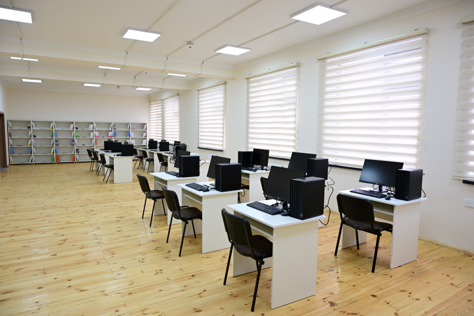 Prezident və birinci xanım Sarıcalıda məktəb və bağça açılışında iştirak ediblər