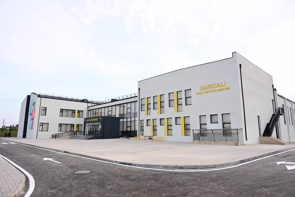 Prezident və birinci xanım Sarıcalıda məktəb və bağça açılışında iştirak ediblər