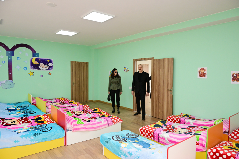 Prezident və birinci xanım Sarıcalıda məktəb və bağça açılışında iştirak ediblər