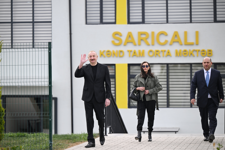 Prezident və birinci xanım Sarıcalıda məktəb və bağça açılışında iştirak ediblər