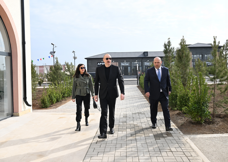 Prezident və birinci xanım Sarıcalıda məktəb və bağça açılışında iştirak ediblər