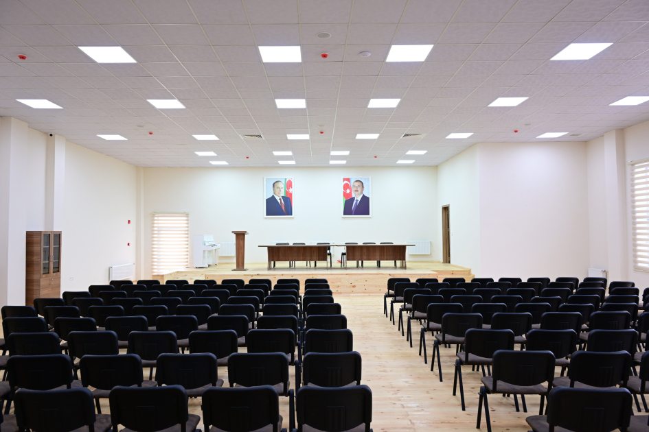 Prezident və birinci xanım Sarıcalıda məktəb və bağça açılışında iştirak ediblər