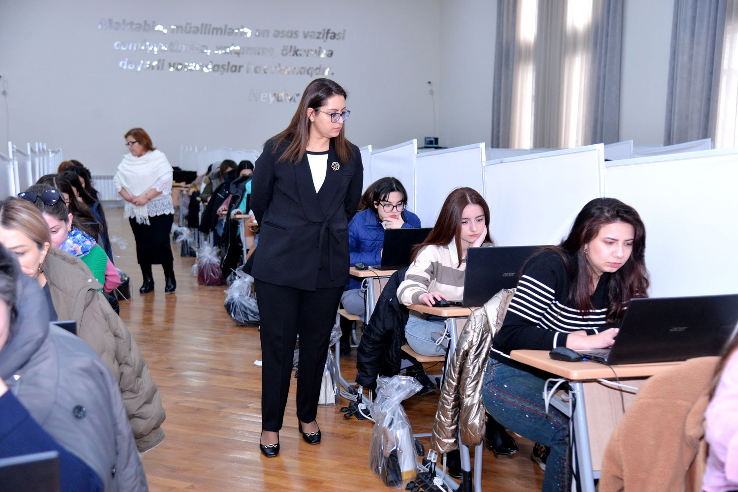 Psixoloqların işə qəbulu müsabiqəsinin test imtahanı keçirilib