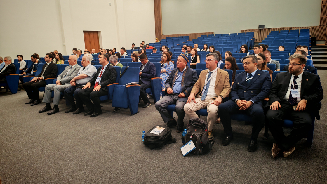 Qarabağ Universiteti VII Türkoloji “Yay məktəbi”nə ev sahibliyi edir