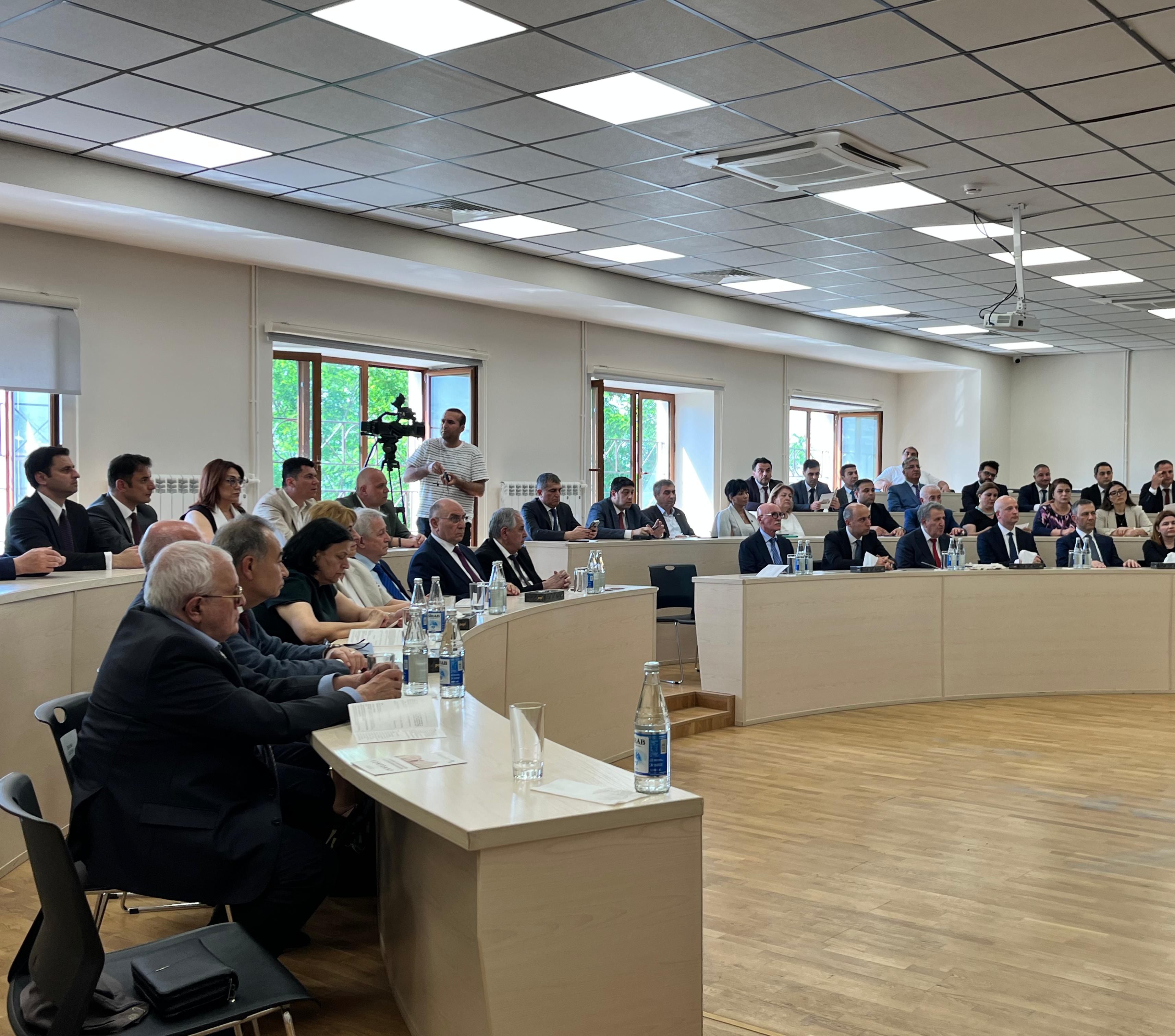 Qarabağ Universitetində AMEA-nın 80 illiyinə həsr olunmuş ilk elmi konfrans keçirilib