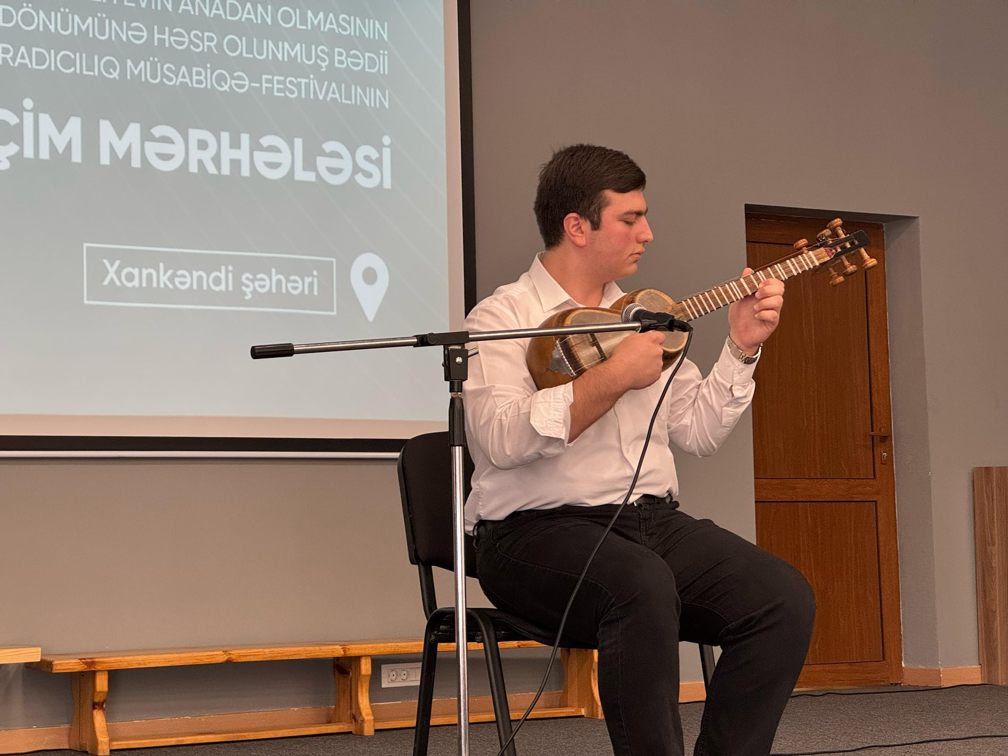 Qarabağ Universitetində bədii yaradıcılıq müsabiqə-festivalının seçim turu keçirilib