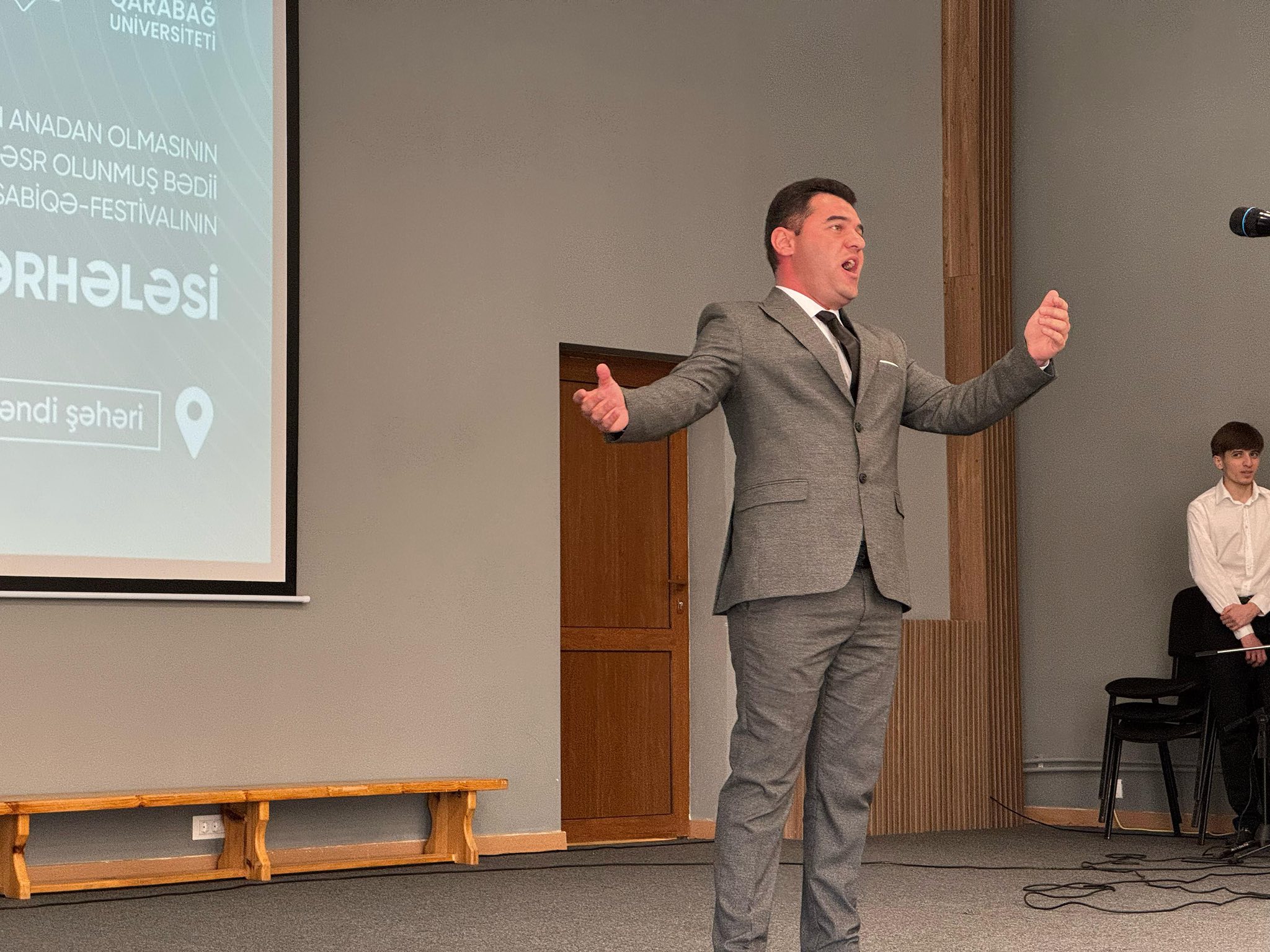 Qarabağ Universitetində bədii yaradıcılıq müsabiqə-festivalının seçim turu keçirilib