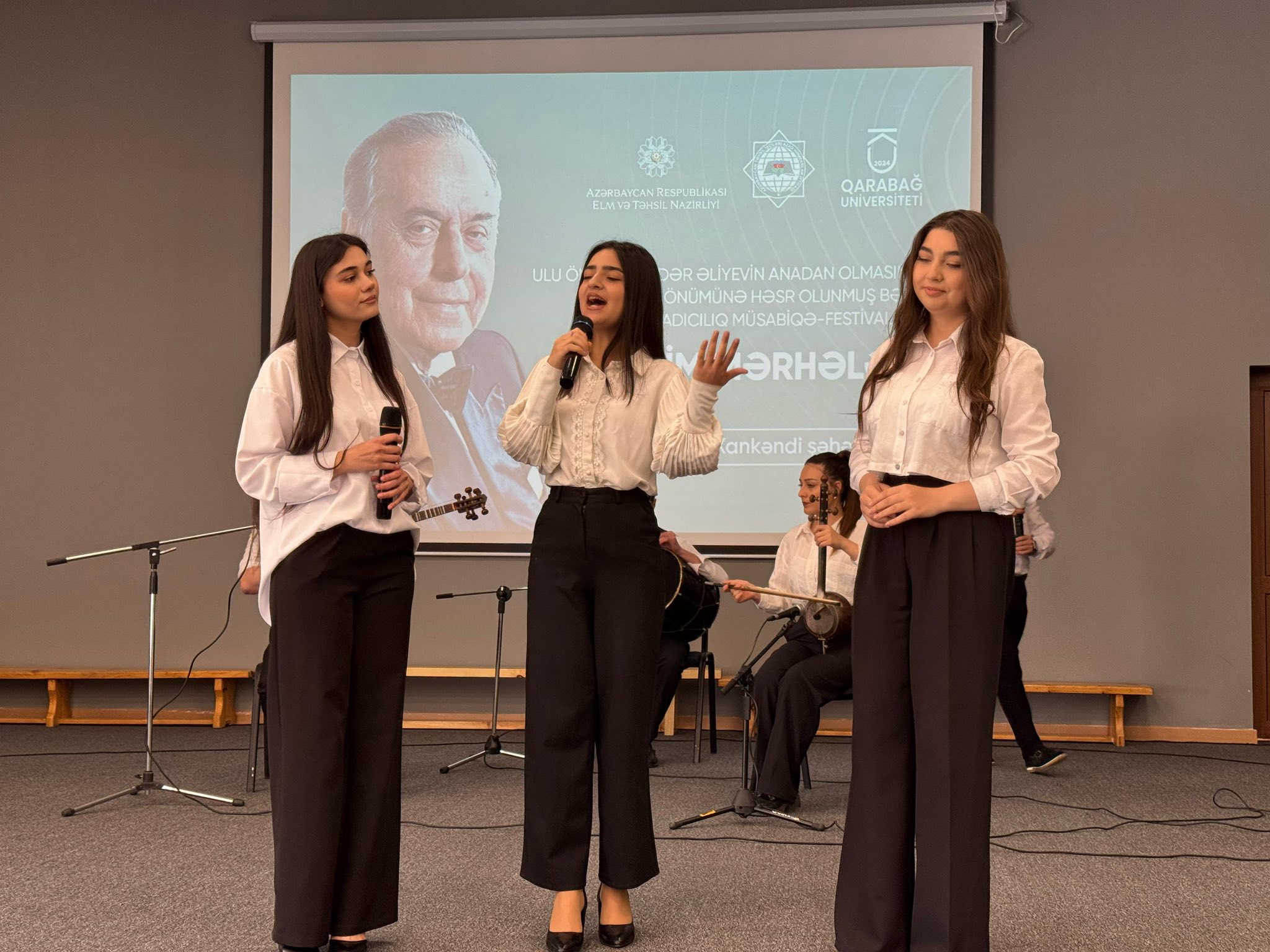 Qarabağ Universitetində bədii yaradıcılıq müsabiqə-festivalının seçim turu keçirilib