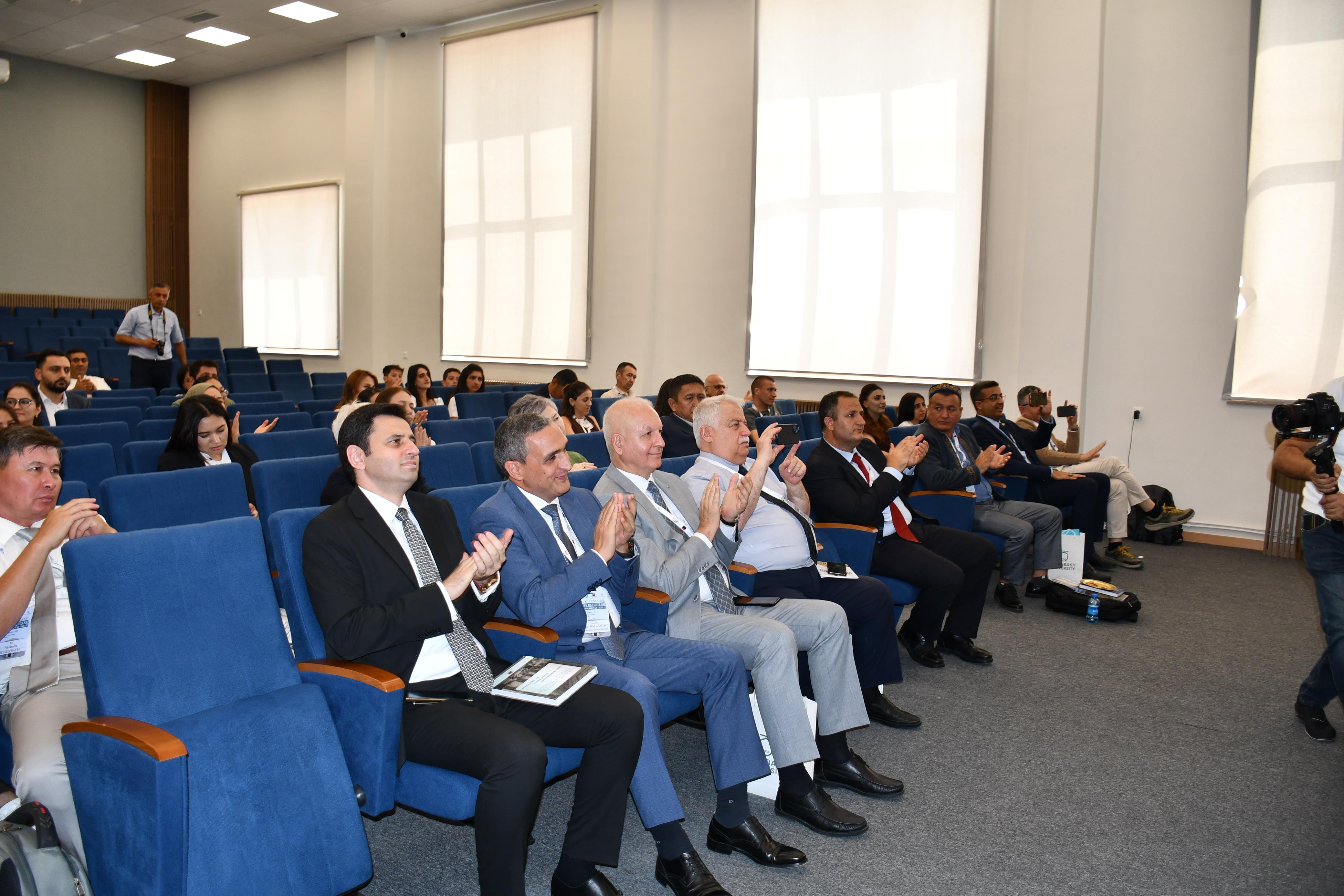 Qarabağ Universitetində keçirilən VII Türkoloji “Yay məktəbi” başa çatıb