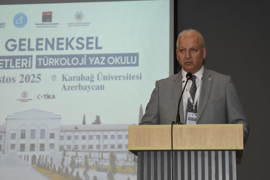 Qarabağ Universitetində keçirilən VII Türkoloji “Yay məktəbi” başa çatıb