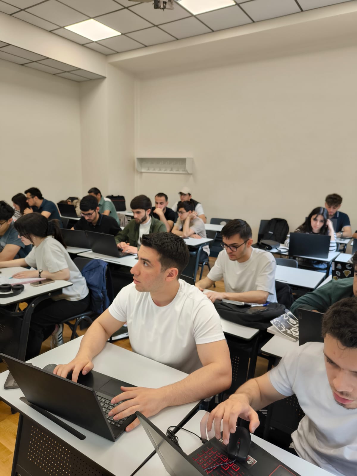 Qarabağ Universitetinin 3 tələbəsi böyük uğura imza atdı