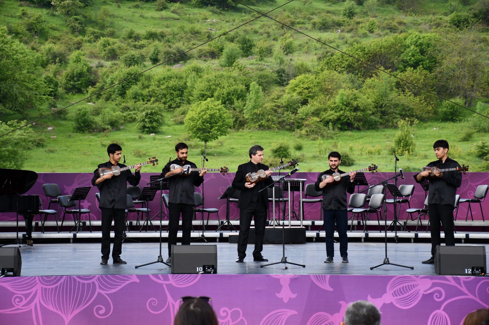 Qarabağ Universitetinin müəllim və tələbələri “Xarıbülbül”də çıxış ediblər 