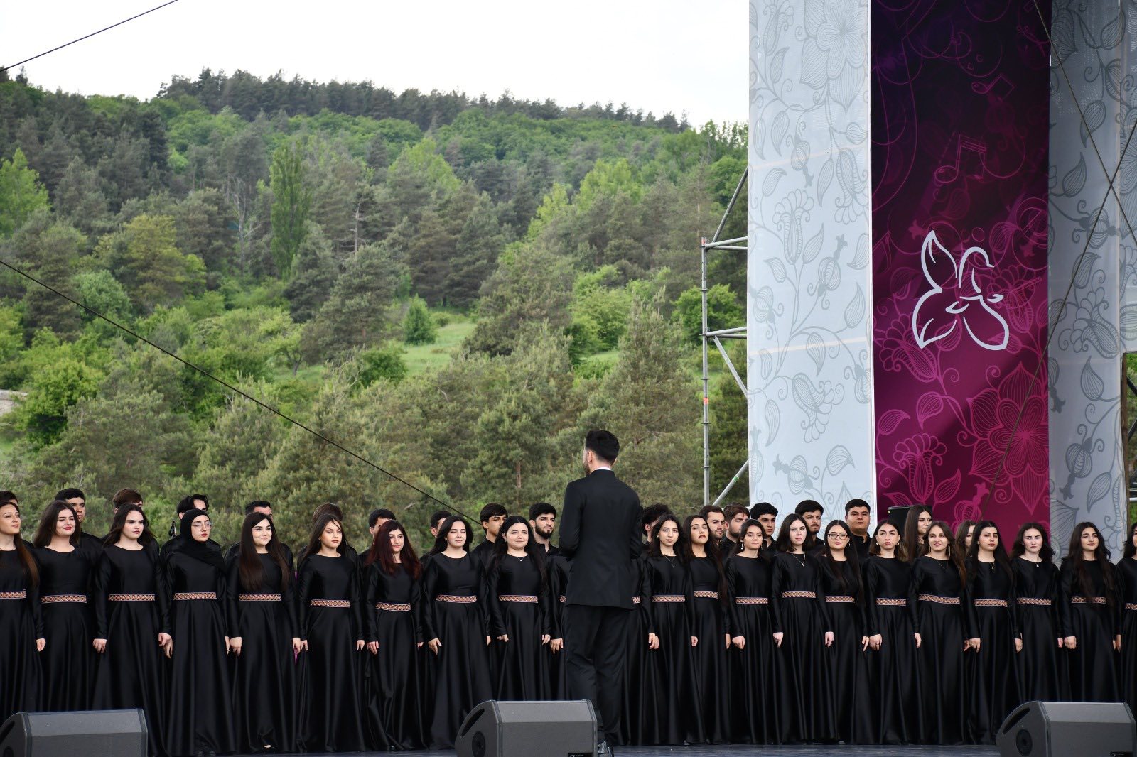 Qarabağ Universitetinin müəllim və tələbələri “Xarıbülbül”də çıxış ediblər