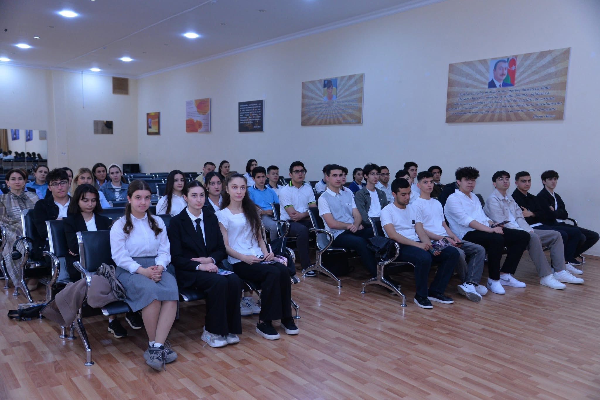 Qarabağ Universitetinin rektoru “Sabahın alimləri” və RFO-nun qalibləri ilə görüşüb