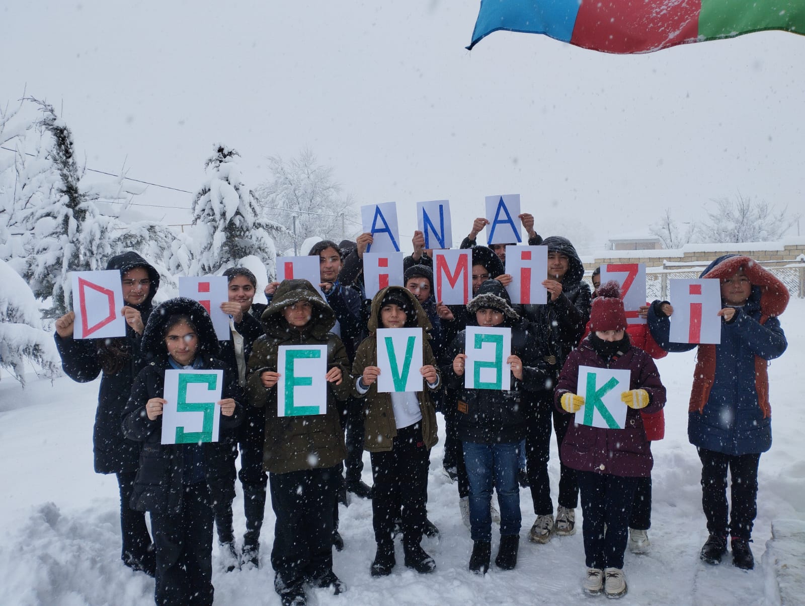 Qarlı hava şəraiti ilə əlaqədar məktəblərdə davamiyyət necədir? – AÇIQLAMA