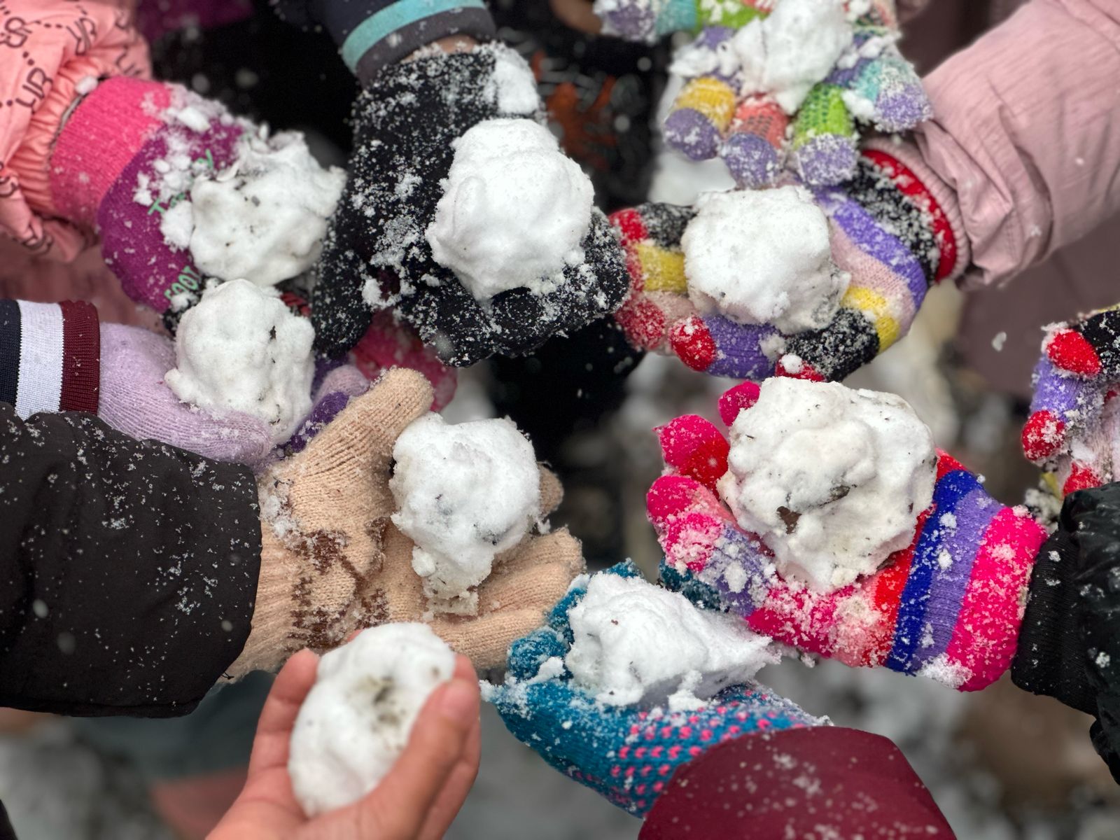 Qarlı hava şəraiti ilə əlaqədar məktəblərdə davamiyyət necədir? – AÇIQLAMA