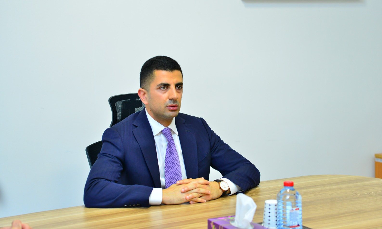 Qazax-Tovuz Regional Təhsil İdarəsinin müdiri kollektivə təqdim olunub