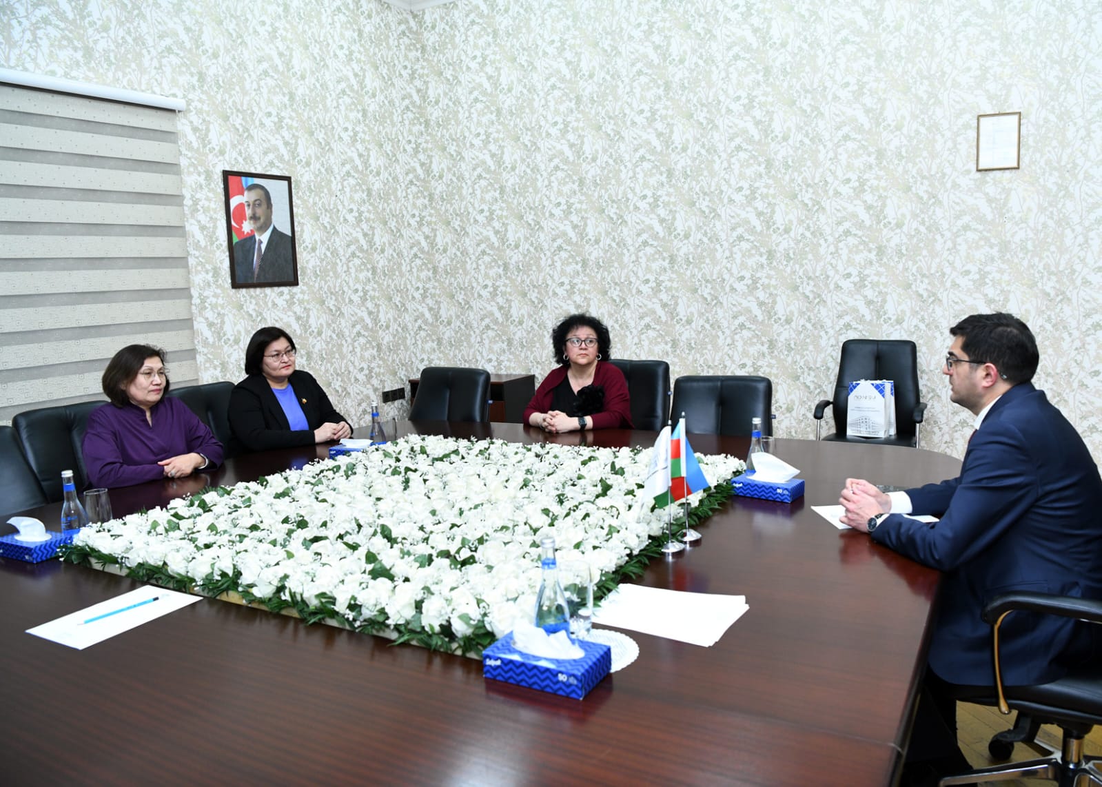 Qazaxıstanlı professorlar ADNSU-nun rektoru ilə görüşüblər 