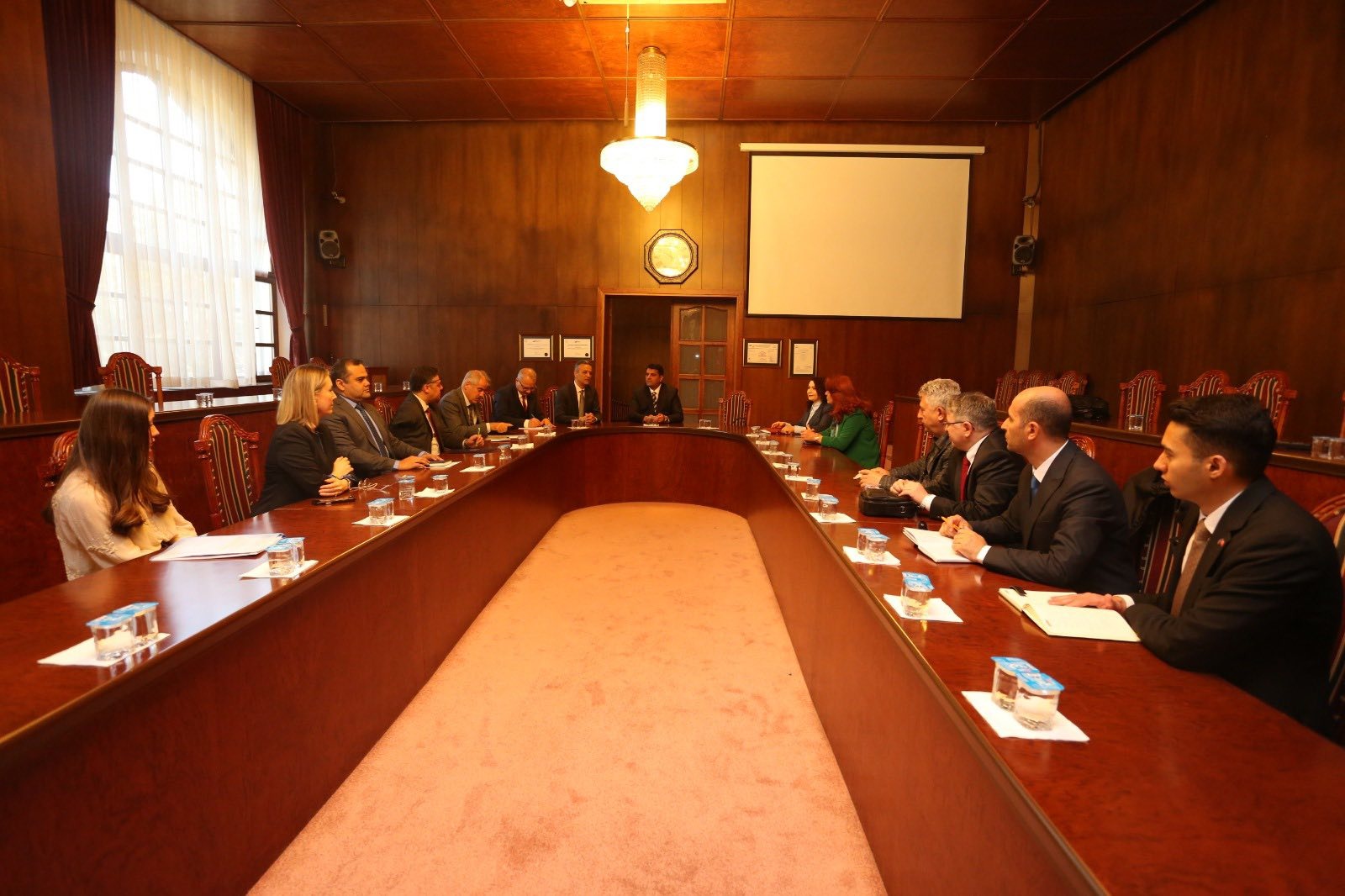 Qazi Universiteti xəstəxanalarının həkimləri NDU-da tədqiqata cəlb edilə bilər 