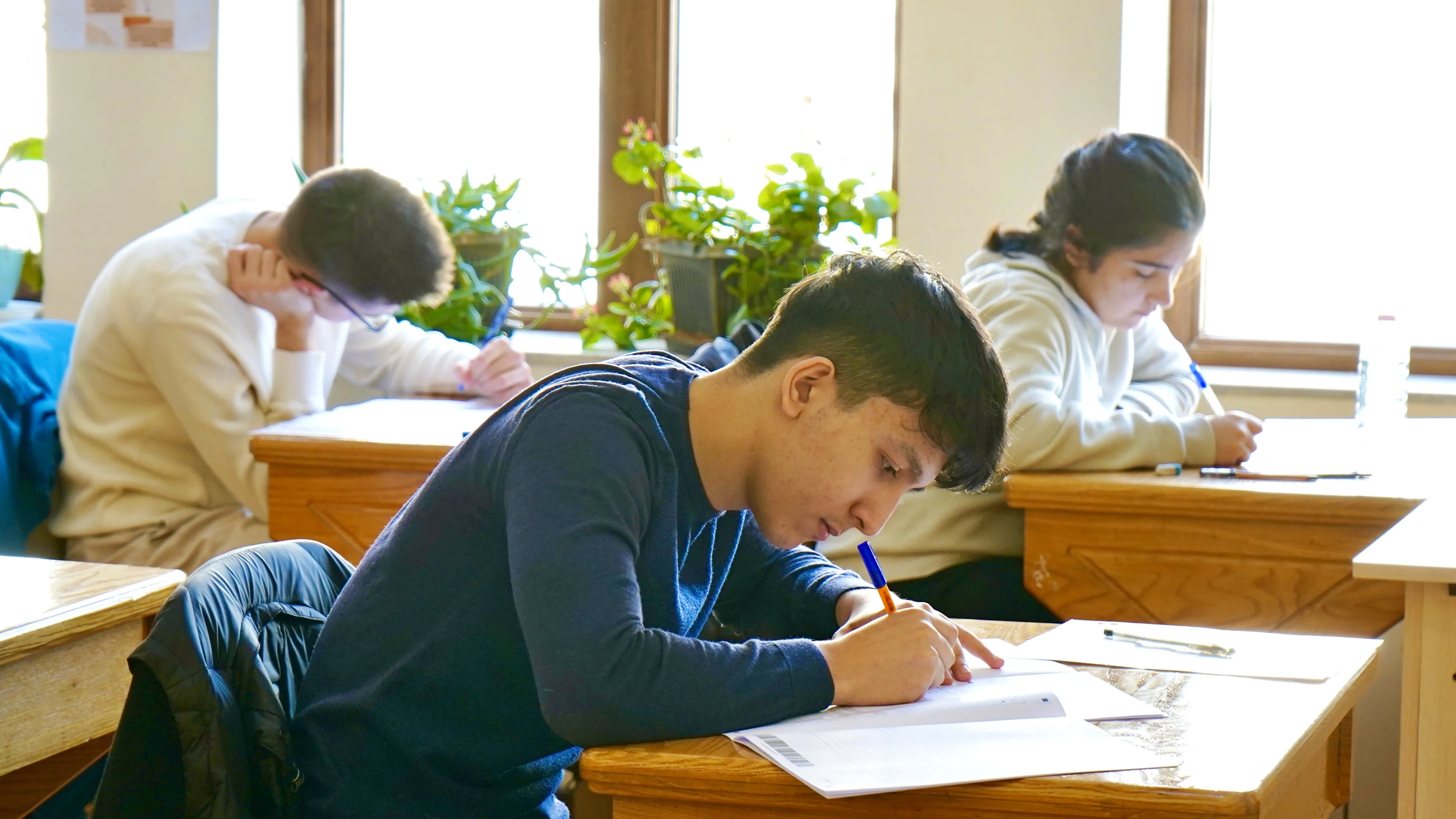 Qəbul imtahanının test tapşırıqlarının izahı və düzgün cavabları açıqlanıb 