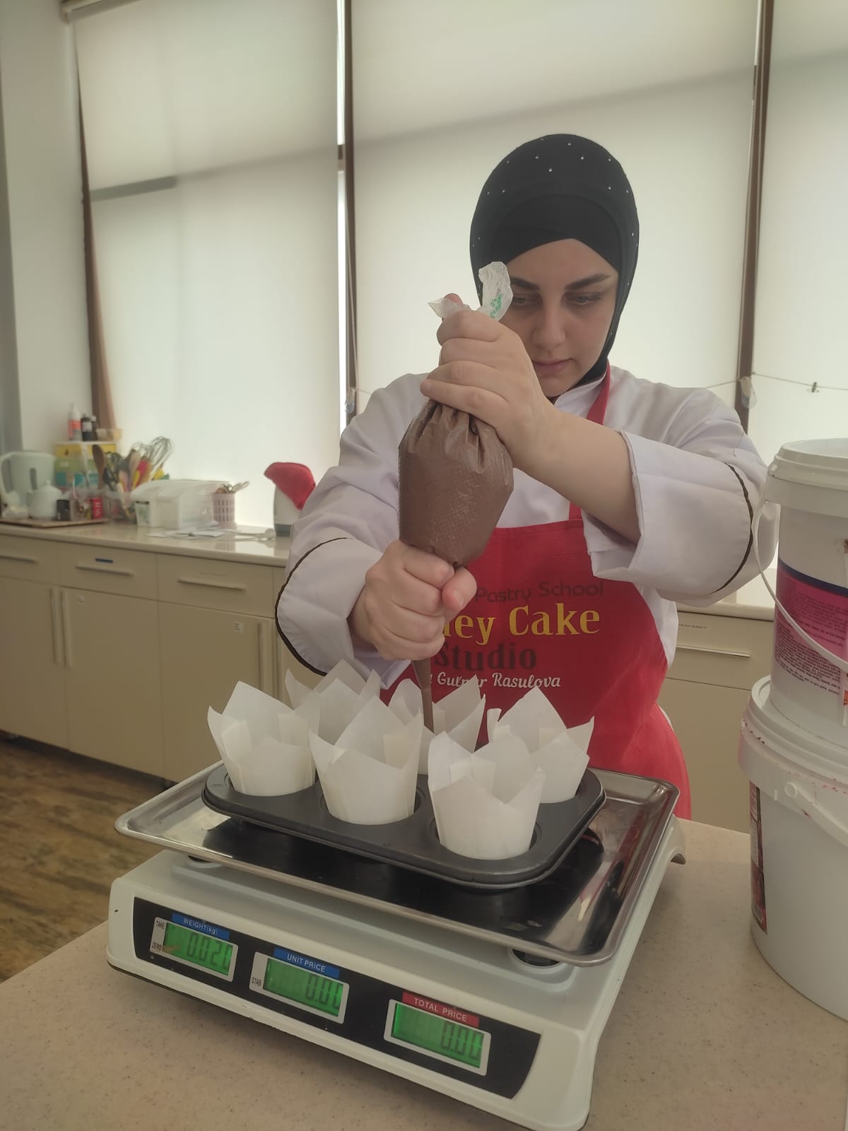 “Qənnadıçı, şirniyyatçı” və “Aşpaz” ixtisasları üzrə qiymətləndirmə keçirilib