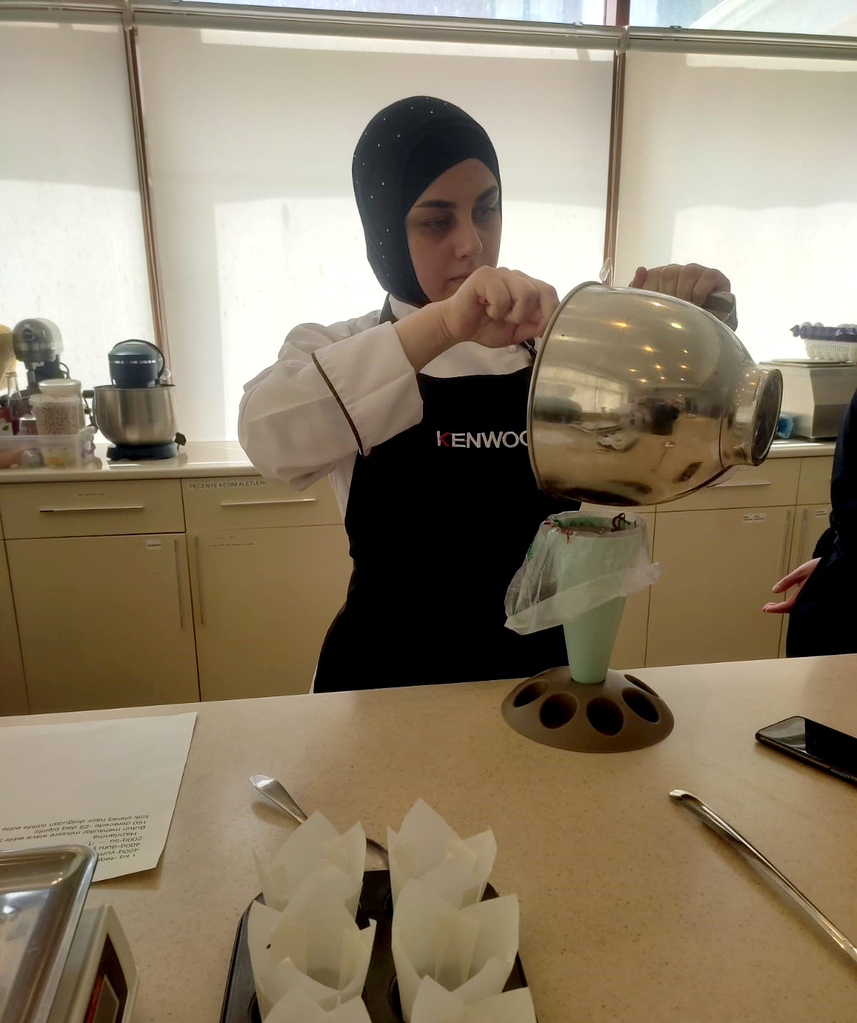 “Qənnadıçı, şirniyyatçı” və “Aşpaz” ixtisasları üzrə qiymətləndirmə keçirilib