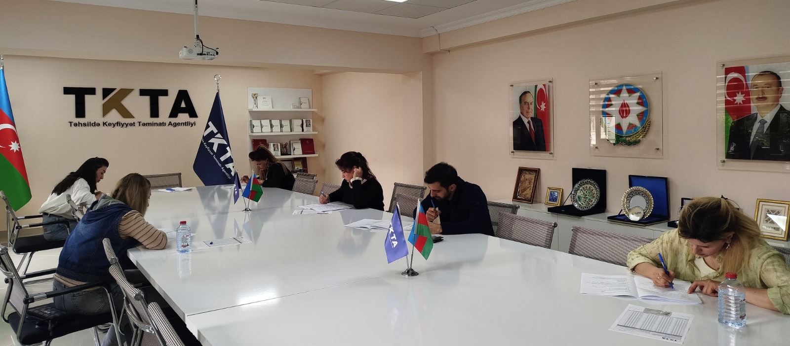 Qənnadıçı, şirniyyatçı və zərgər peşə ixtisasları üzrə nəzəri qiymətləndirilmə aparılıb 